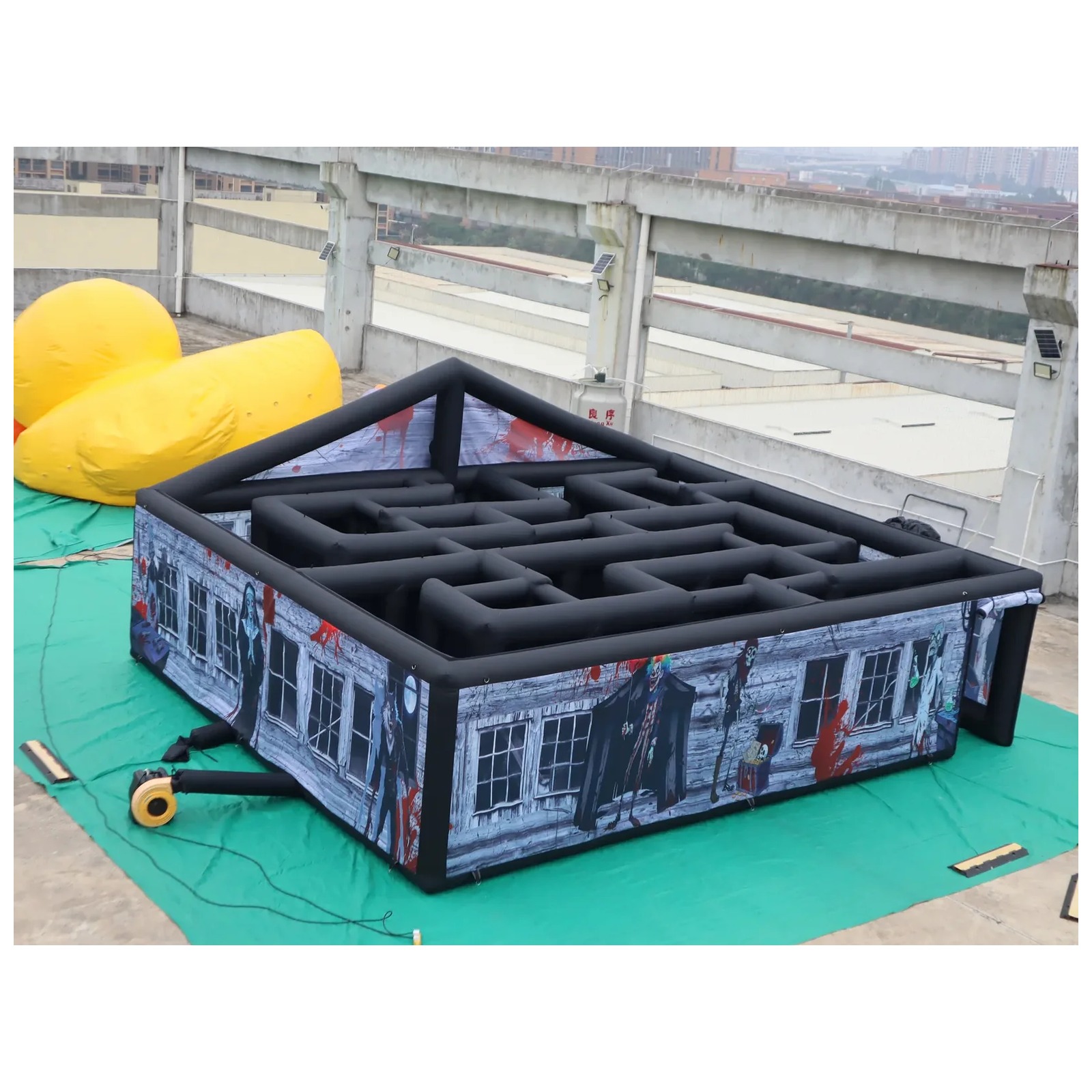 Large Haunted Roofed Inflatabl - Kids Outdoor Venues 评论和价格
